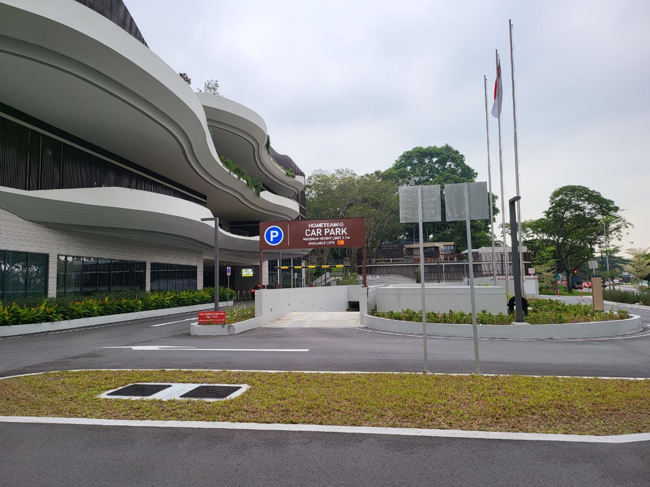 Is there complimentary parking (East Villa Bedok Reservoir)? HomeTeamNS